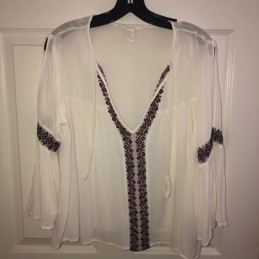 FOREVER 21 white flowy top w embroidery detailing!